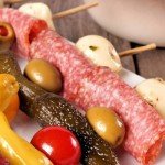 Hi Mountain Seasonings ǀ Summer Sausage Seasoning Kit ǀ HUNTER'S BLEND ǀ Includes Seasoning, Cure, 10 Casings & Directions ǀ Seasons up to 30lbs of Meat ǀ Beef, Pork, Venison, Deer & Wild Game