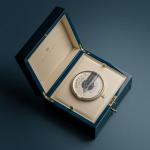 MARKY'S Beluga Black Caviar Huso Huso Deluxe Experience - 1 oz / 28 g - Luxury Malossol Purebred - Caviar Serving Set - Mother Pearl Caviar Spoons & Plate Gift Box