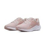 Nike Womens Womens Quest 5Running Shoe, BARELY ROSE/ROSE WHISPER-PINK OXFORD, 5 UK (7.5 US)