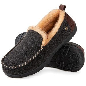 HomeTop Men's Memory Foam Moccasin Slippers, Indoor and Outdoor Warm Fuzzy Fleece House Shoes Black,12 US