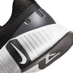 Nike Men's Training Shoe - Black/White, Size 7.5