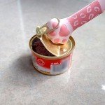 ScivoKaval Cat Food Can Lid Cover Pet Food Can Cover Wet Cat Food Spoon Dog Can Lids Paw Shape One Lid One Spoon Pack Can Opener Set Universal Pink