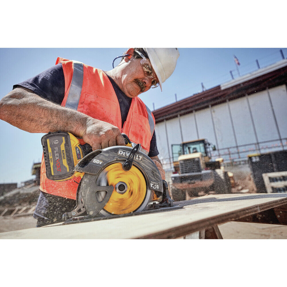 DEWALT 60V MAX FLEXVOLT Circular Saw KT
