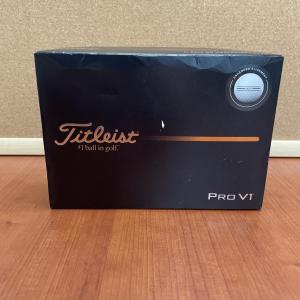 Titleist Pro V1 Golf Balls with Alignment Features