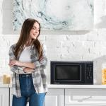 Magic Chef Compact Countertop Microwave Oven, 700W