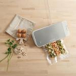 FoodSaver VS2150 Vacuum Sealing System – White/Silver