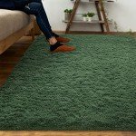 Cozy Dark Green Shaggy Rug for Mancave