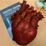 Heart-Shaped Resin Vase for Modern Decor - Red