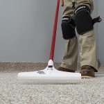 ROBERTS 12" Carpet Rake with 51" Handle
