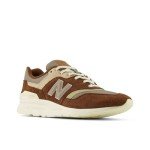 New Balance Men's 997H Sneaker in Rich Oak