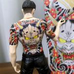 MABAIUDE Kazuma Kiryu Figure Statue - 1/7 Scale Anime Game Figurine Kiryu Kazuma Figure - Standing Pose Desktop Figures Collectibles Gifts for Fans 6.69 Inch