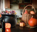 GIFTEXPRESS 12" Black Halloween Cauldron - Large Plastic Witch Kettle For Candy, Treats & Punch Bowl - St. Patrick's Day Pot of Gold Party Bucket Decor