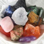 Worgree Advent Calendar 2024, 24 Days Christmas Countdown Calendar with Chakra Crystals and Healing Stones, Natural Gemstones Rock Collection Gifts for Kids Boys Girls Teens Adults Women Beginners