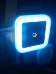 Warm LED Night Light with Dusk-to-Dawn Sensor (2Pcs)
