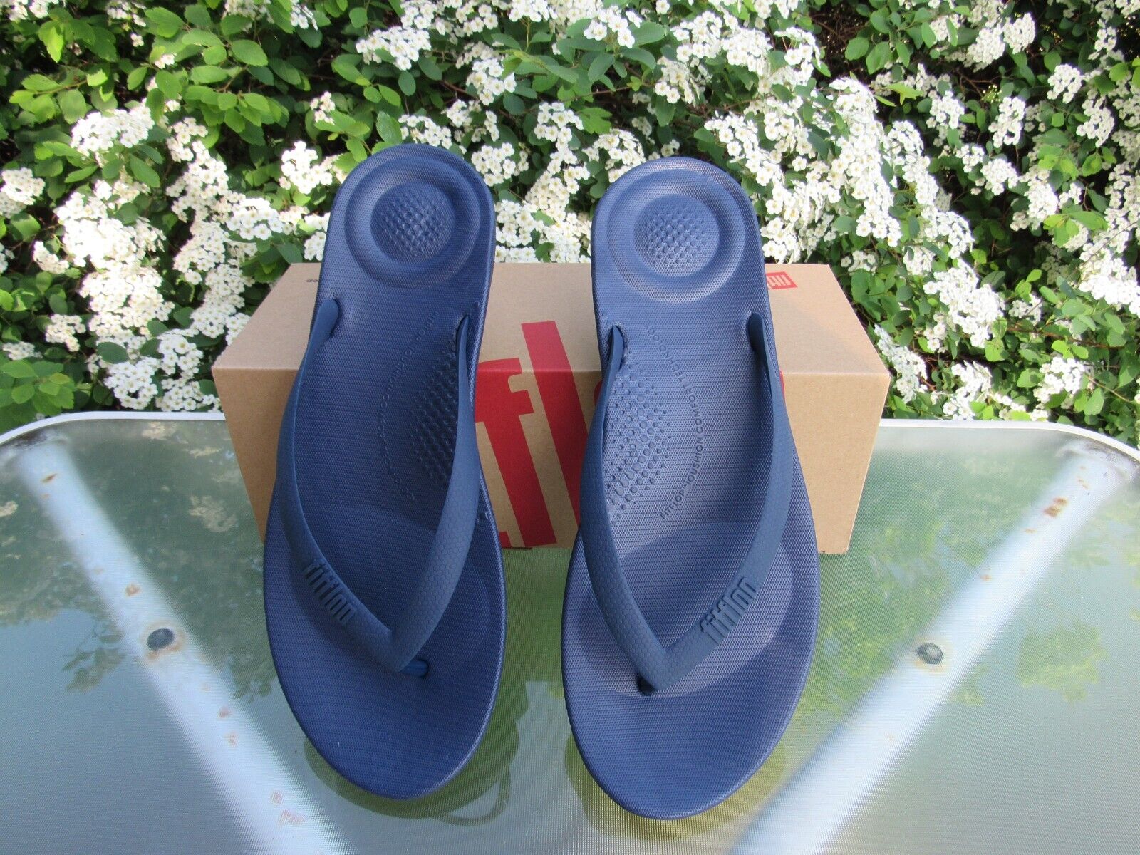 Men's IQushion Flip Flop Sandals: Black/Navy, Sizes 11-12