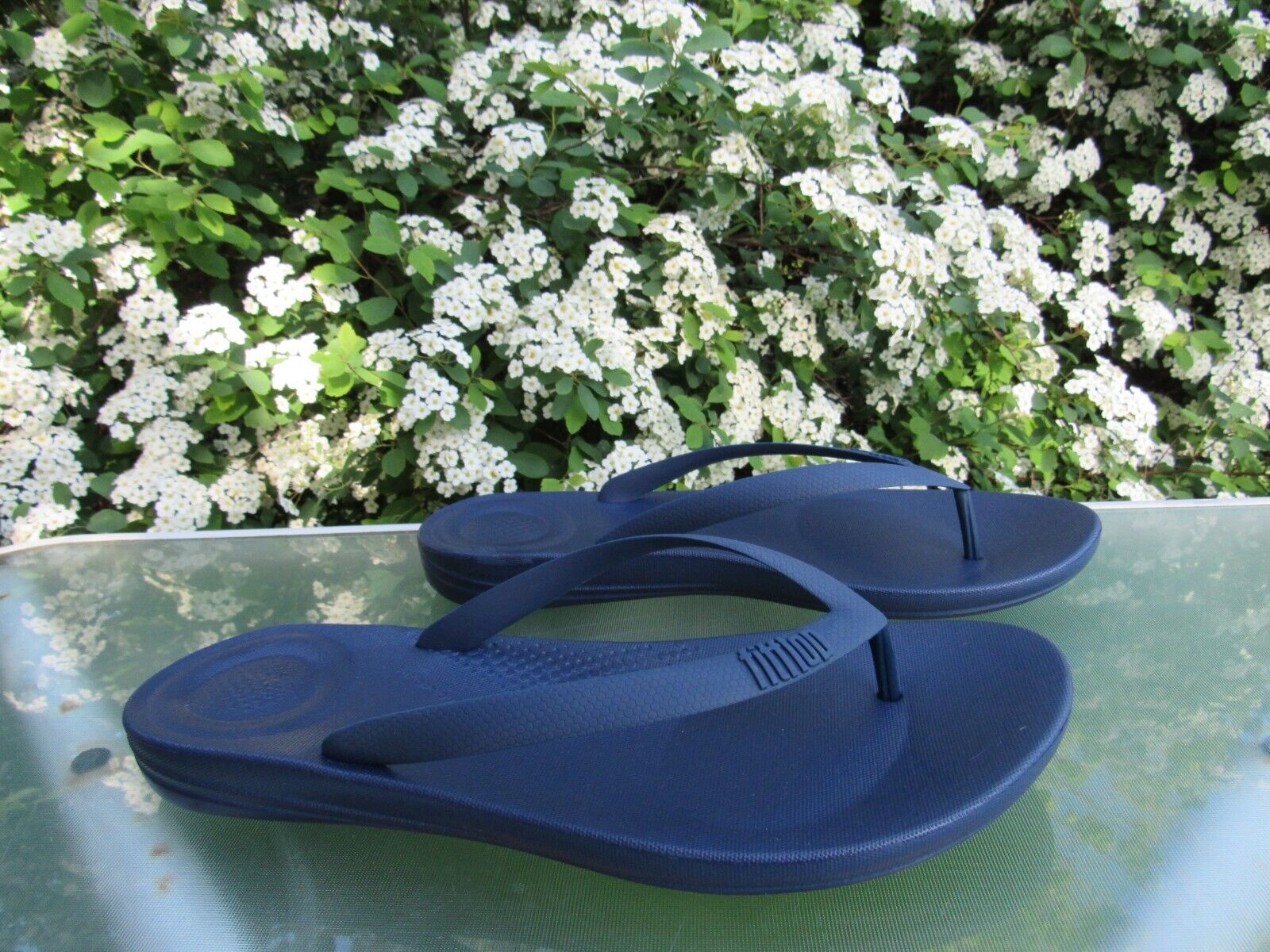 Men's IQushion Flip Flop Sandals: Black/Navy, Sizes 11-12