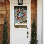 Pre-Lit Christmas Wreath with Lights and Pinecones