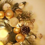 Valery Madelyn 20 Inch Pre-Lit Christmas Wreath for Front Door with Lights, Large Lighted Christmas Wreath with Champagne Gold Xmas Balls for Fireplace Window Outdoor Table Centerpiece Home Decoration