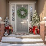 26 Inch Artificial Christmas Wreath - Christmas Wreaths for Front Door, Artificial Green Wreath Decorated with Pine Cones and Pip Berry for Fireplace Window Outdoor Table Centerpiece Decoration