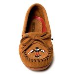 Minnetonka Women’s Thunderbird “Animikii” Hardsole – Moccasins for Women with a Classic Leather Moccasin Silhouette, Cushioned Footbed, and Beaded Moccasin Design, Brown, Size 10