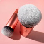 Real Techniques Bubble Blending Makeup Brush, Multipurpose Blending Brush For Liquid, Cream, & Powder Products, Unique Round Brush Head, Stocking Stuffer, Synthetic Bristles, Cruelty Free, 1 Count