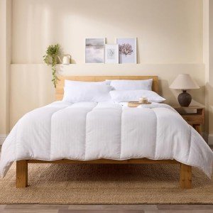 Lightweight Hollowfibre Duvet for Summer Comfort