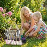 83-Piece Heavy-Duty Garden Tools Set with Tote