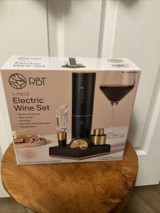 Rabbit Electric Wine Aerator and Corkscrew Set