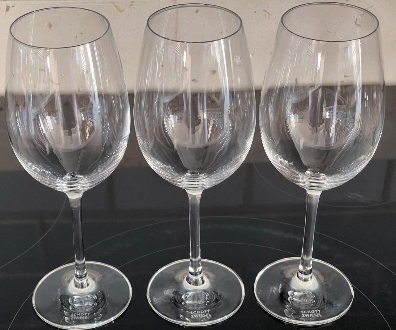 Set of 3 Schott Zwiesel Classico White Wine Glasses – Tritan Crystal – 8 1/4"