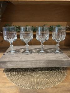Set of 4 Schott Zwiesel Crystal Wine Glasses