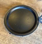 Etched Glass Wine Aerator with Grapevine Stand