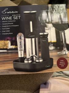 Rabbit 8-Piece Electric Wine Opener Set