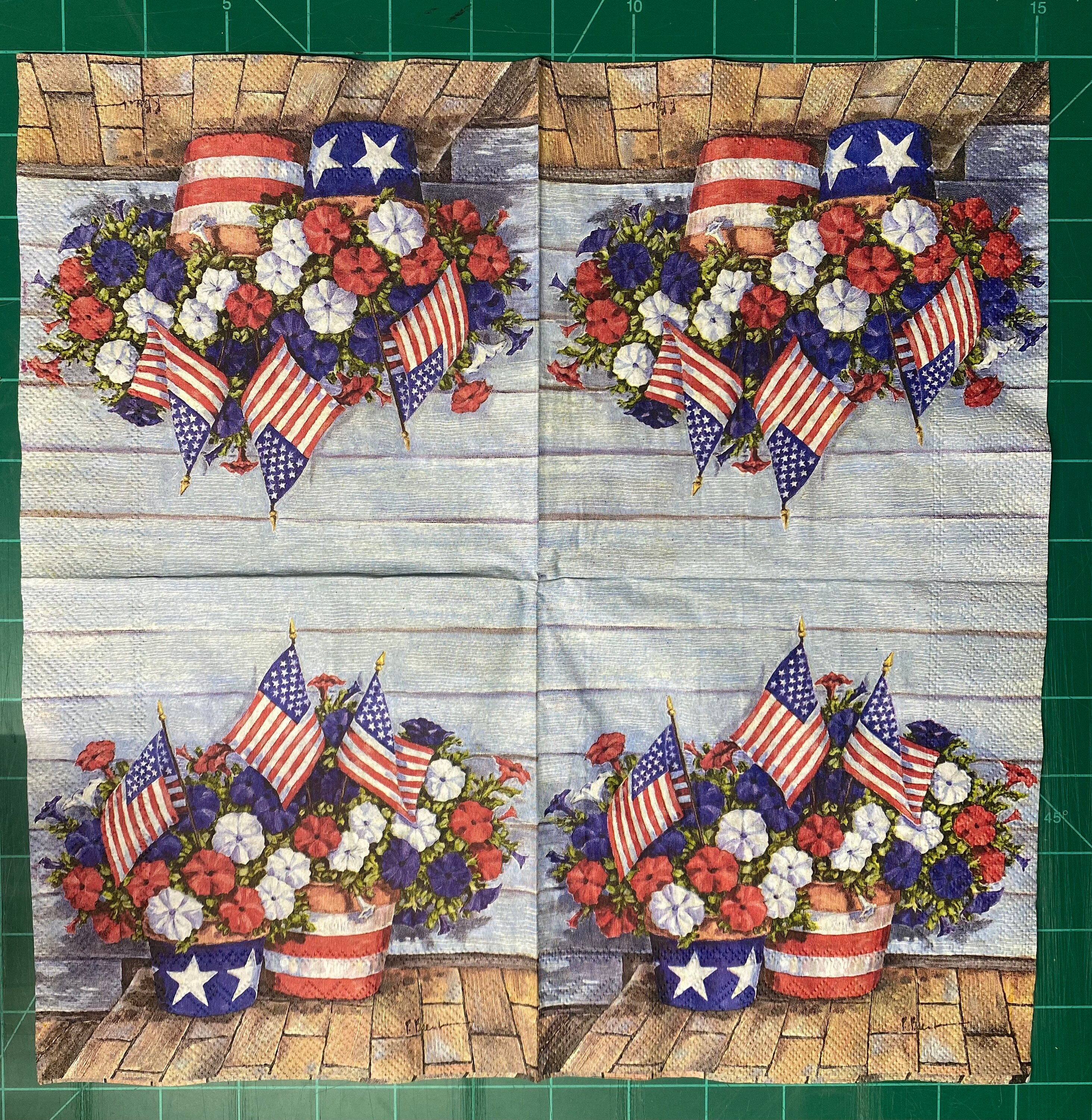 Patriotic Petunia Craft Napkins for Summer