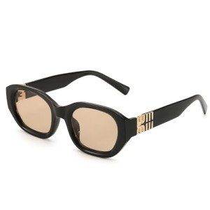 Trendy 90s Rectangle Retro Sunglasses for Women