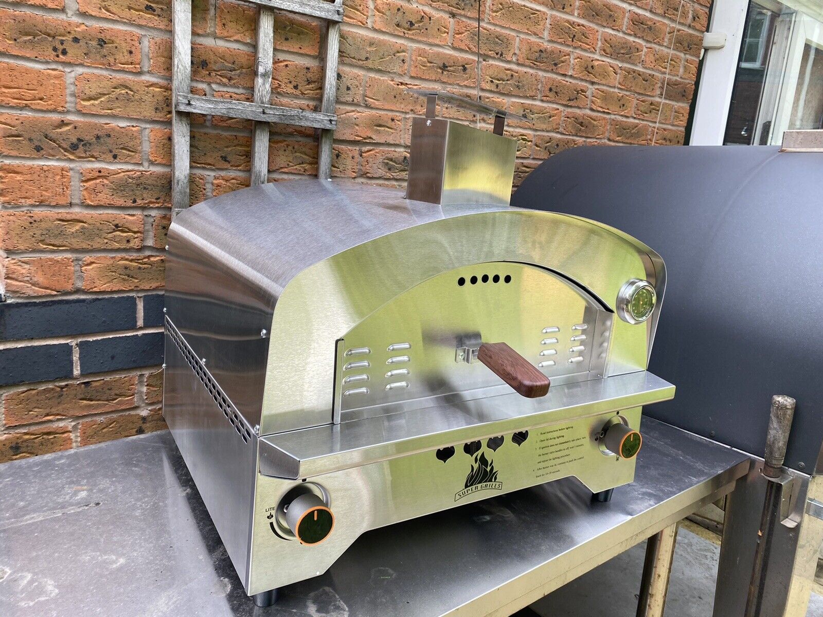 Tabletop Gas Pizza Oven for Outdoor Cooking