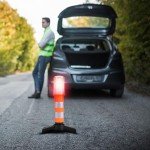 Ulsam 2pcs LED Emergency Roadside Lights, Safety Strobe Road Warning Light, Flares Emergency Road with Magnetic Base and Removable Bracket, 9 Modes Multifunctional Highway Beacon Flare Light