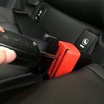 Ganen Car Belt Lock Buckle Guard Prevent Children And kids Opening The Seatbelt Securing the car seat Beltlock Send Keychainn (Red)