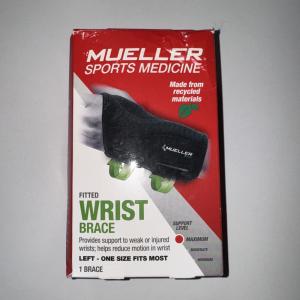 Mueller Green Fitted Left Hand Wrist Brace