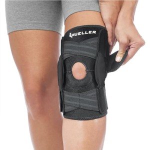 Self-Adjusting Hinged Knee Brace for Pain Relief