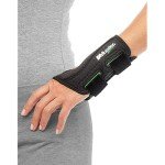 Mueller Green Fitted Left Hand Wrist Brace