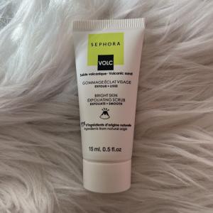 Bright Skin Exfoliating Scrub with Volcanic Sand