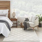 Ivory/White 6' x 9' Moroccan Area Rug