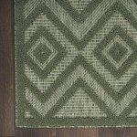 Versatile Indoor/Outdoor Green 5' x 7' Rug
