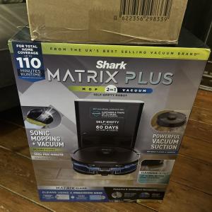 Shark Matrix Plus Self-Empty Robot Vacuum Mop