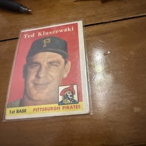 1958 Topps Ted Kluszewski Baseball Card