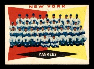1960 Topps #332 New York Yankees Baseball Card