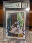 MLB Hot Pack: 10 Cards with Guaranteed Autograph