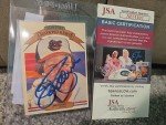 MLB Hot Pack: 10 Cards with Guaranteed Autograph