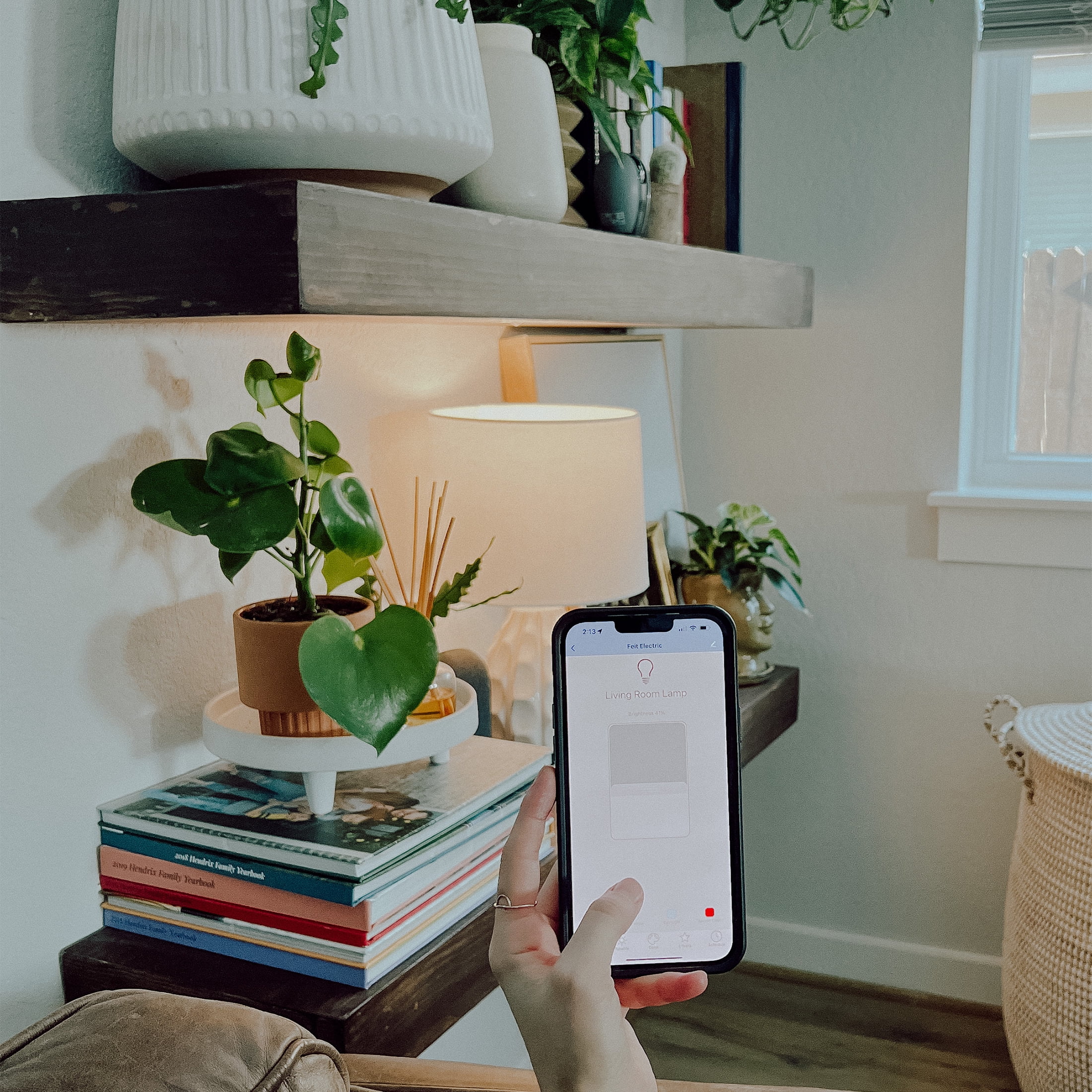 Smart LED Bulb with Color/Tuneable White, Dimmable