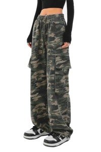 Women's Camouflage Cargo Pants for Pigeon Hunting
